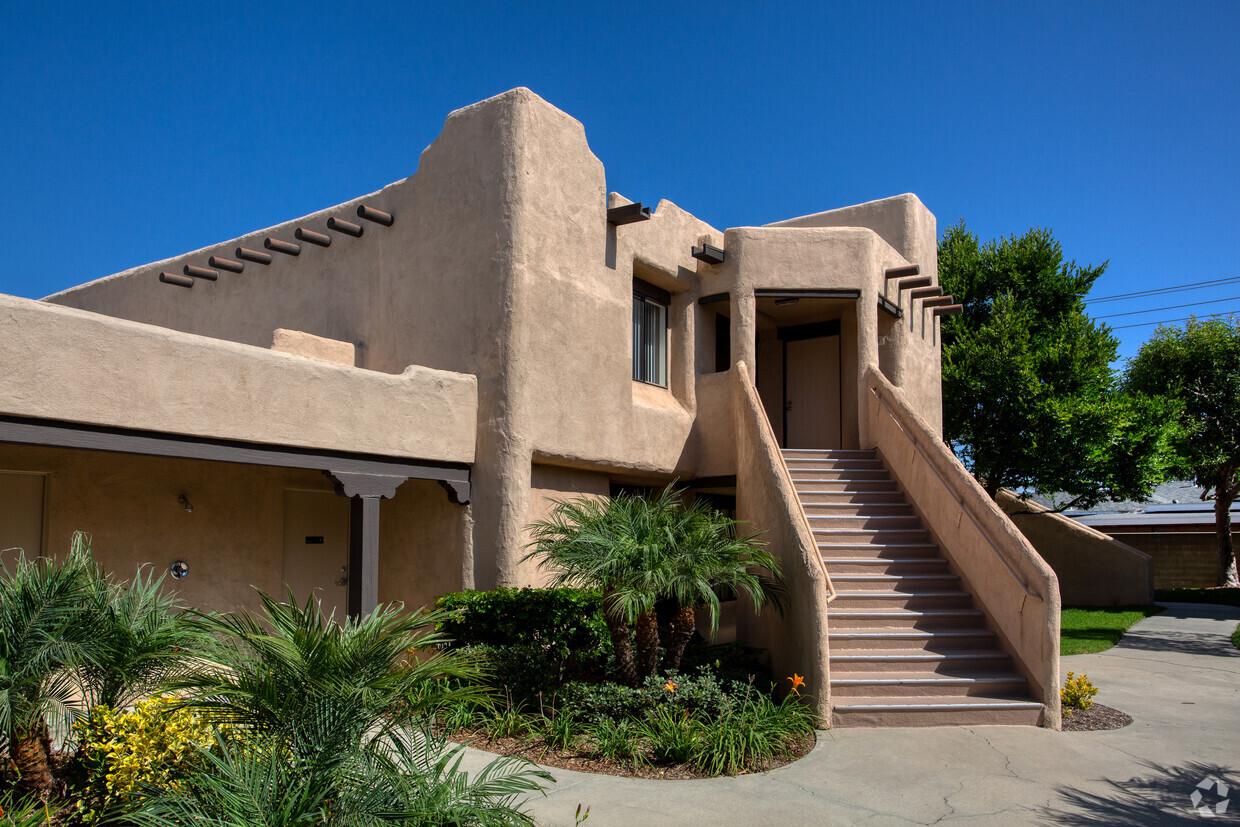 Villa Sante Fe Apartments