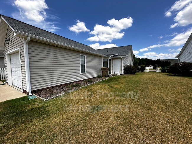 Building Photo - 512 Pinecroft Drive