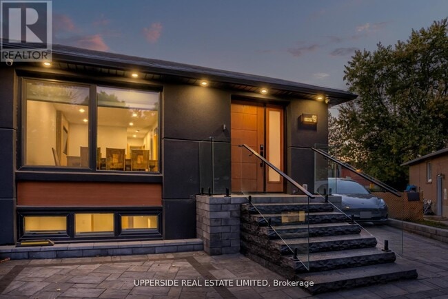 Building Photo - LOWER 61 MARLIN COURT