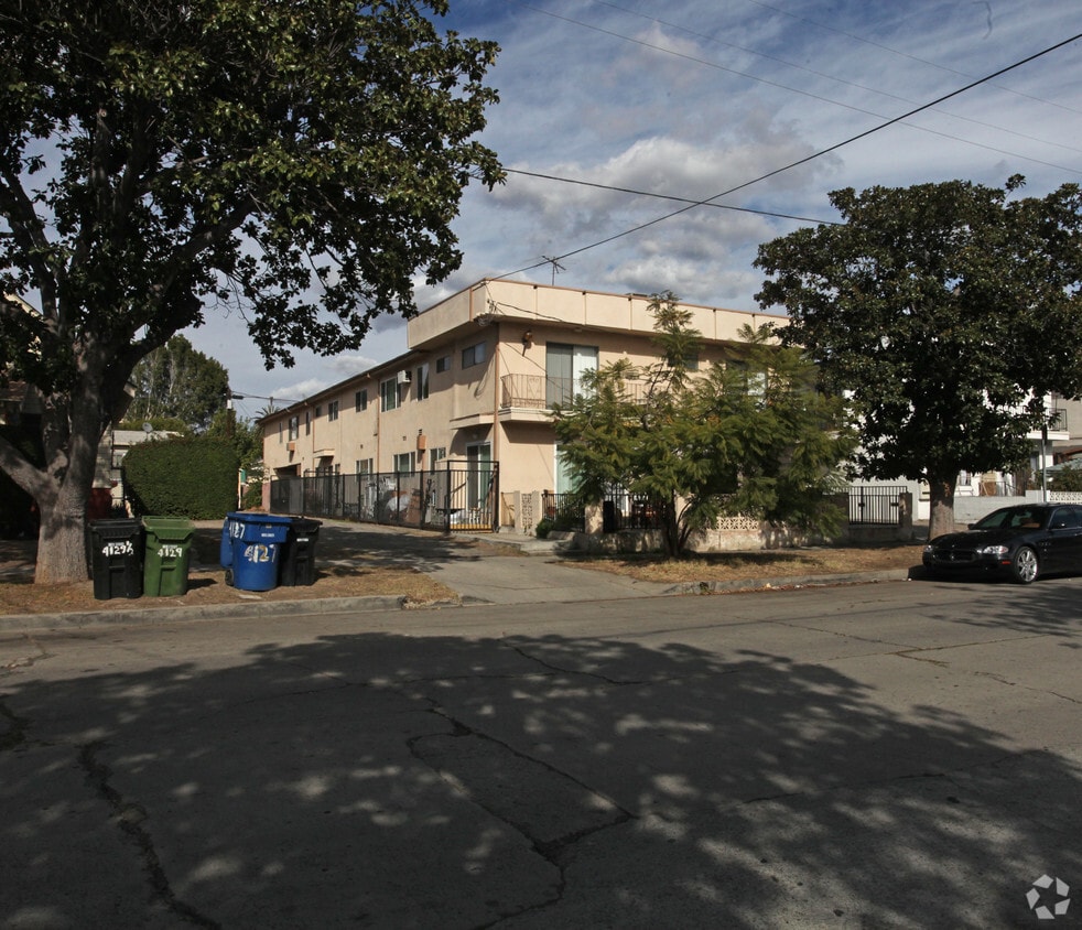 Primary Photo - 4123 Sunset Dr