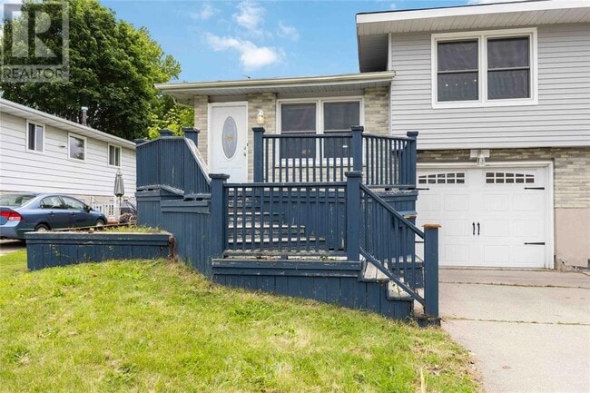 Building Photo - 226 Trudeau Dr