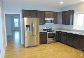 Building Photo - 539 Southbridge St