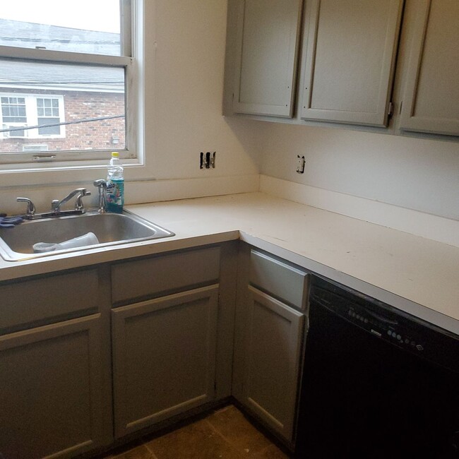 Foto del edificio - 2-Bedroom at 72 Chesnut St., Norwalk, CT