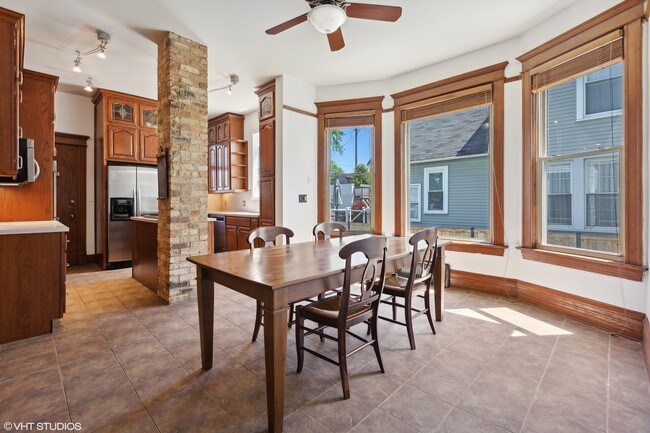 Kitchen/Breakfast Room - 1832 W Berenice Ave