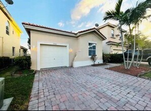Building Photo - 3766 NE 9th Ct