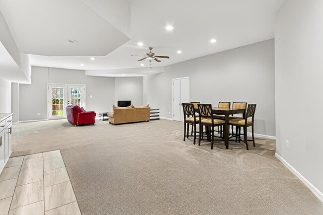 Foto del edificio - 1300 Pinstripe Ct