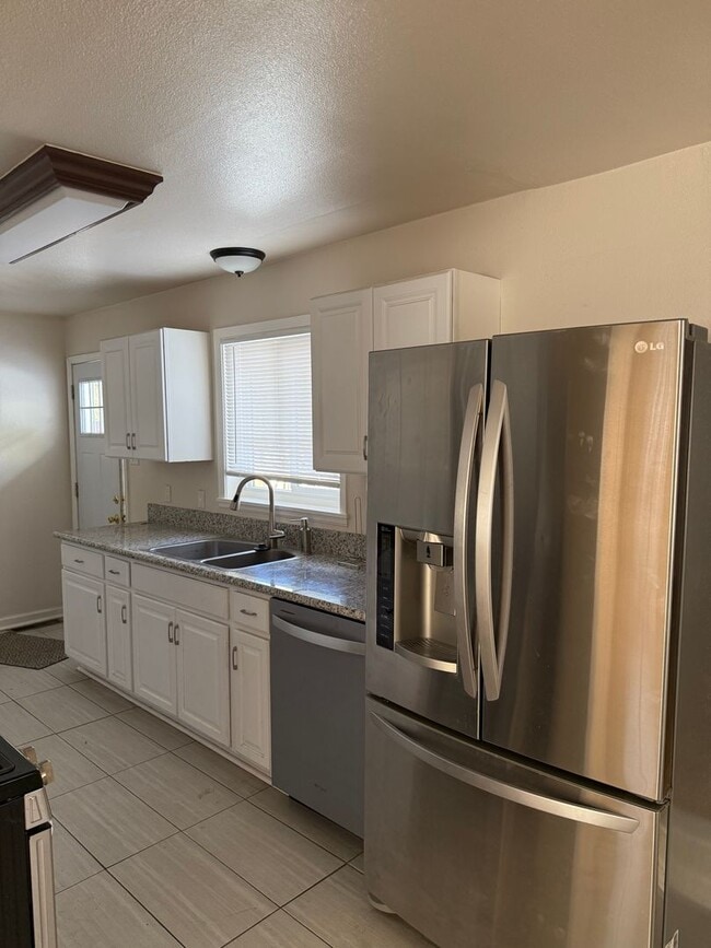 Building Photo - PERFECT STUDENT RESIDENCE