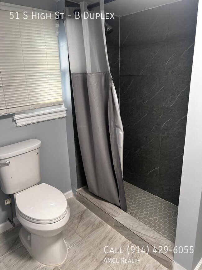 Foto del edificio - 51 S High St