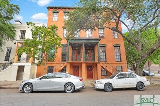 Building Photo - 703 Barnard St