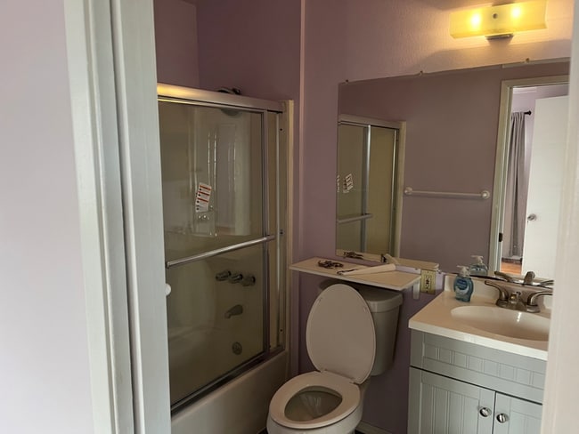 Building Photo - 1000 Pine Hollow Cir