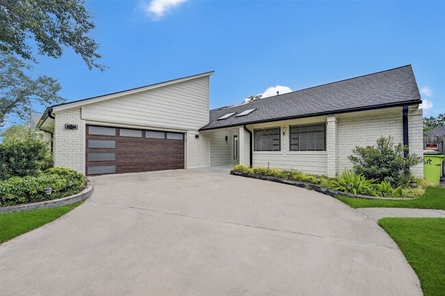 Building Photo - 15614 Oldridge Dr