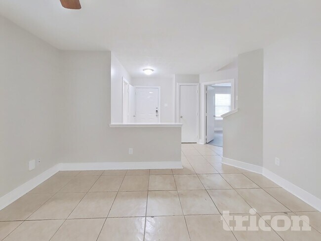 Foto del edificio - 18167 Woodsdale Ct