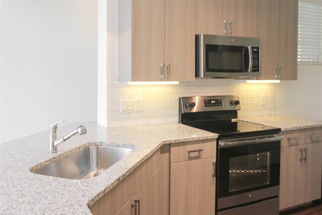 Foto del edificio - 16848 W Lake Houston Pkwy