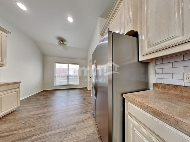 Building Photo - 9020 Saranac Trl