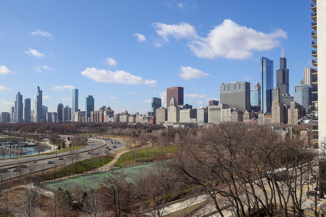 Foto del edificio - 155 N Harbor Dr