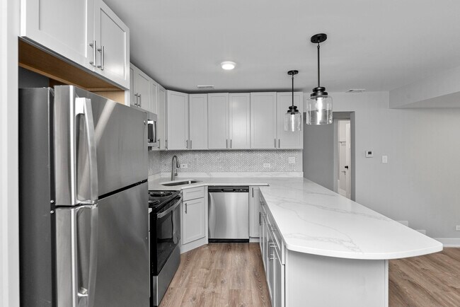 Building Photo - 1220 North Lasalle-F3