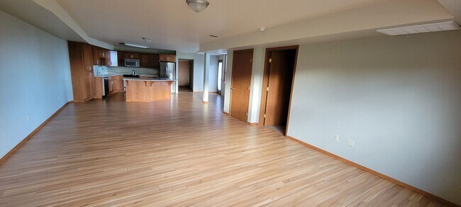 Foto del edificio - Beautiful and spacious 55+ unit in Bow