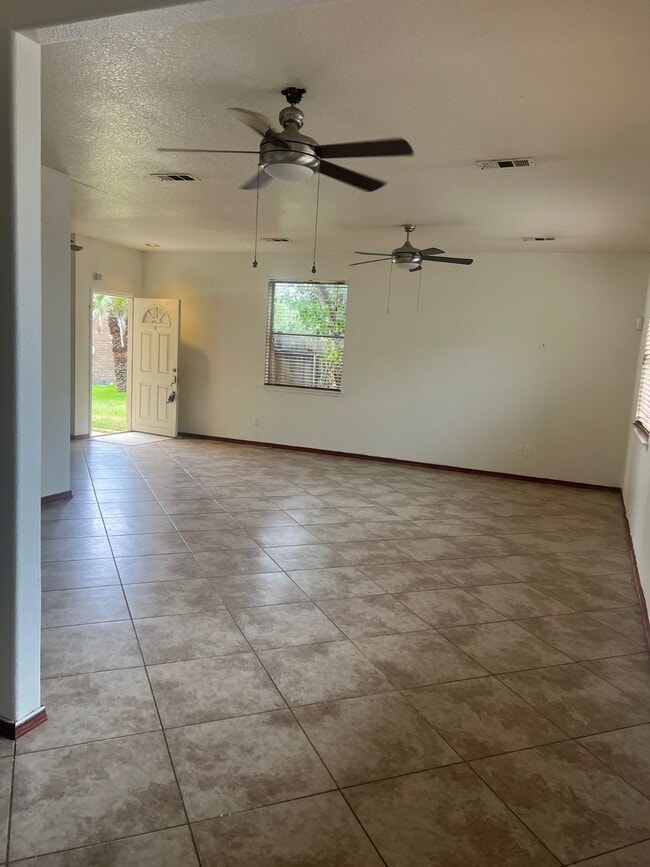 Building Photo - 20218 Bronze Bluff Dr