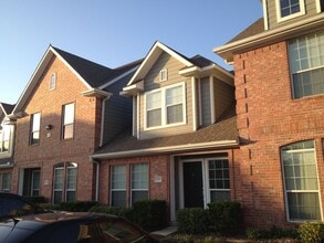 Building Photo - 1001 Krenek Tap Rd