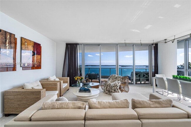 Foto del edificio - 1331 Brickell Bay Dr
