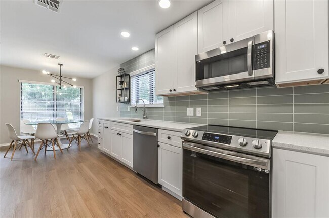 Building Photo - 22803 Merrymount Dr