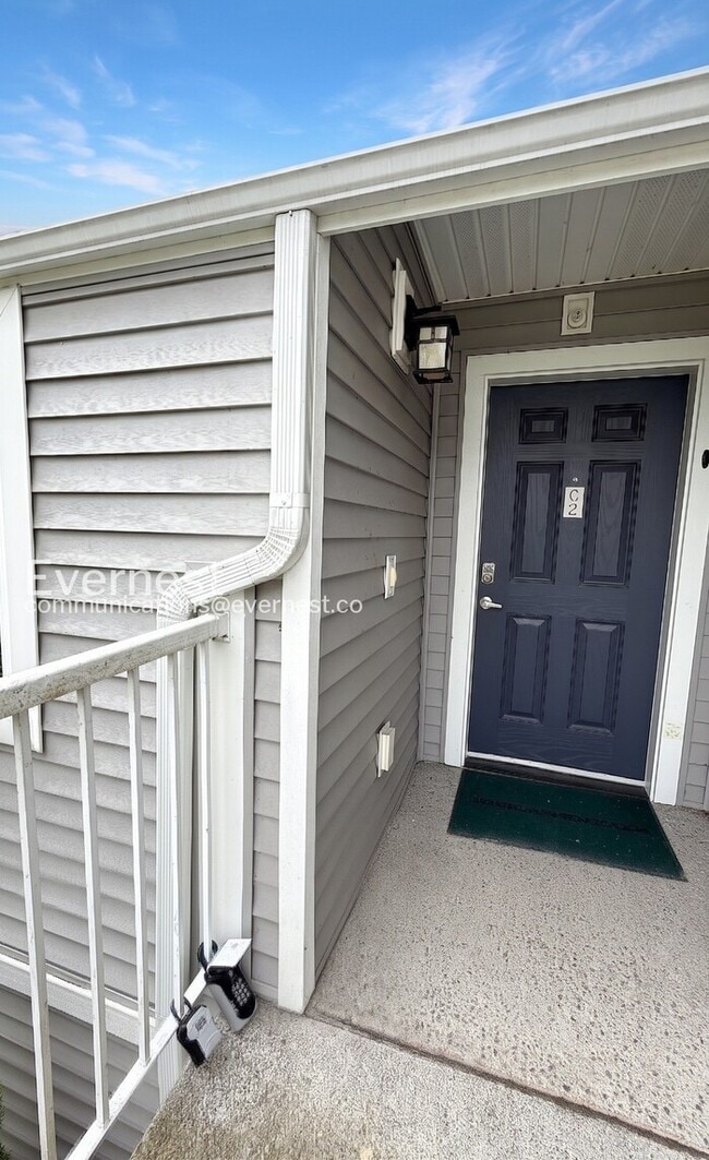 Building Photo - 2 Bed/2 Bath Condo with Garage / Vouchers Accepted / Available Now!