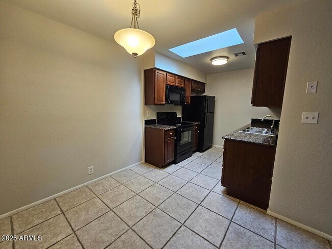 Foto del edificio - 312 W Yukon Dr