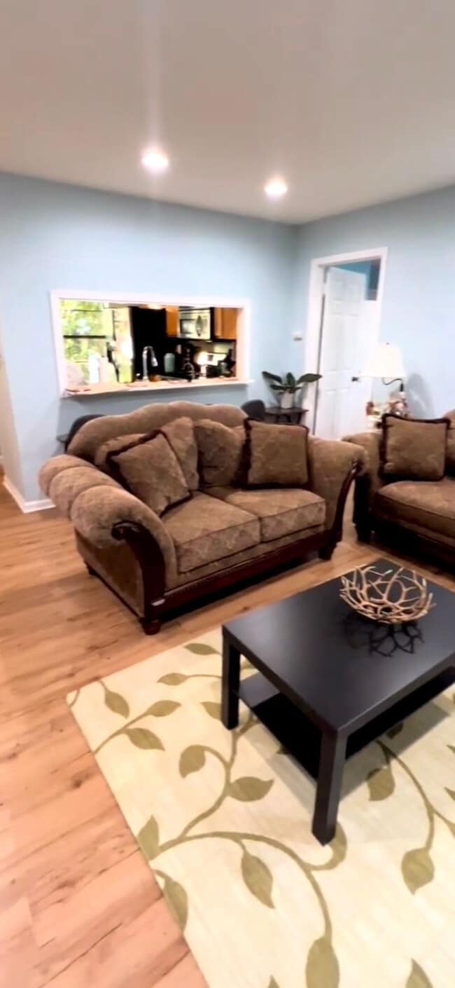 Living room - 1002 Woodbridge Commons Way