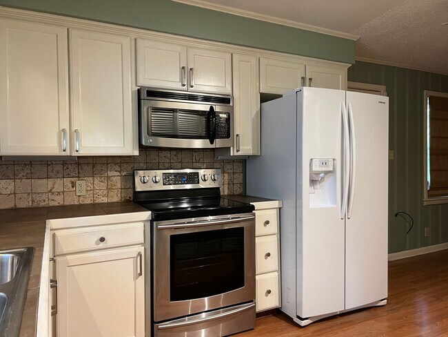 Building Photo - 7803 Delray Dr, Little Rock AR 722207 - Wo...