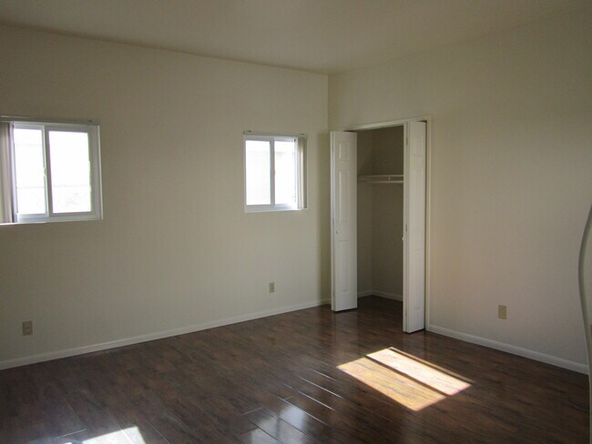 Foto del edificio - 2105 Gates Ave