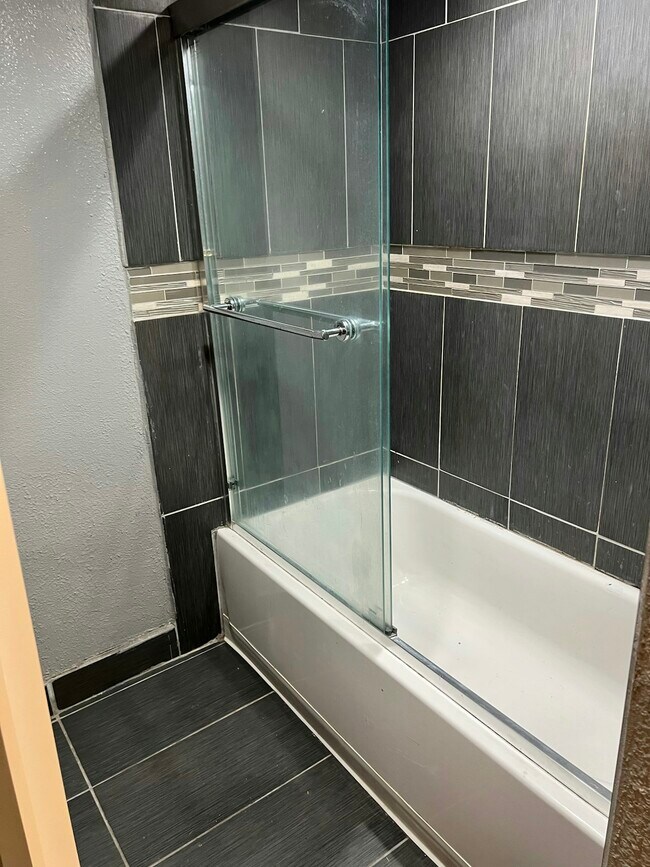 Foto del edificio - 8572 German Dr