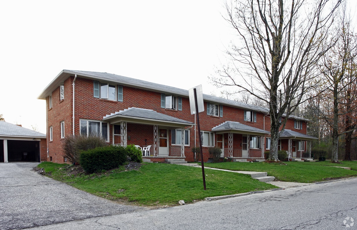 Primary Photo - 409 Taylor Rd