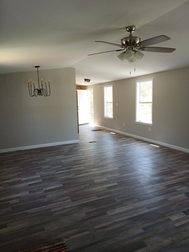 Building Photo - 98 Leasch Loop