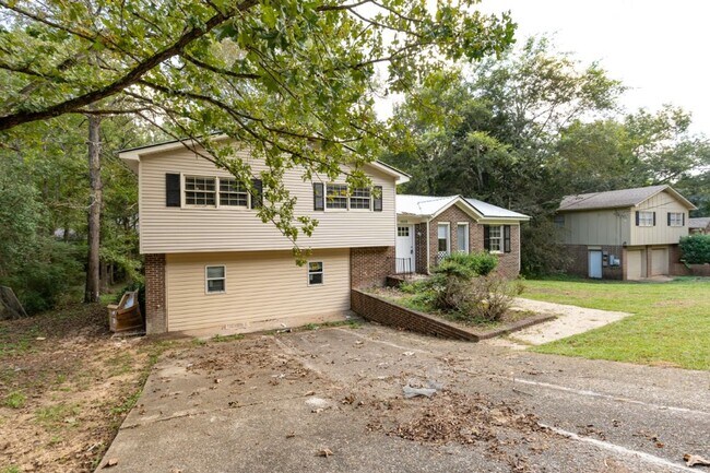 Foto del edificio - Pet-Friendly 3BR with Bonus Room, Deck & G...