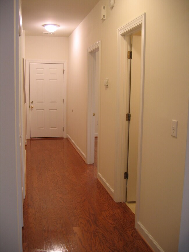 Building Photo - 2605 Broad Oaks Pl