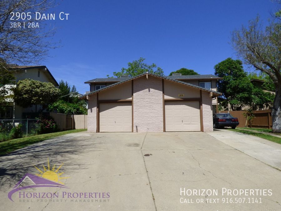 Foto principal - 3 Bed 1.5 Bath Two-story Duplex in Rancho ...