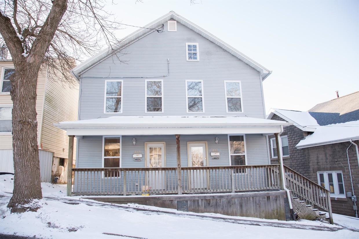 Primary Photo - 837 Air Hill St