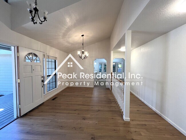 Building Photo - 3 br, 2 bath House - 2778 King Edward Dr