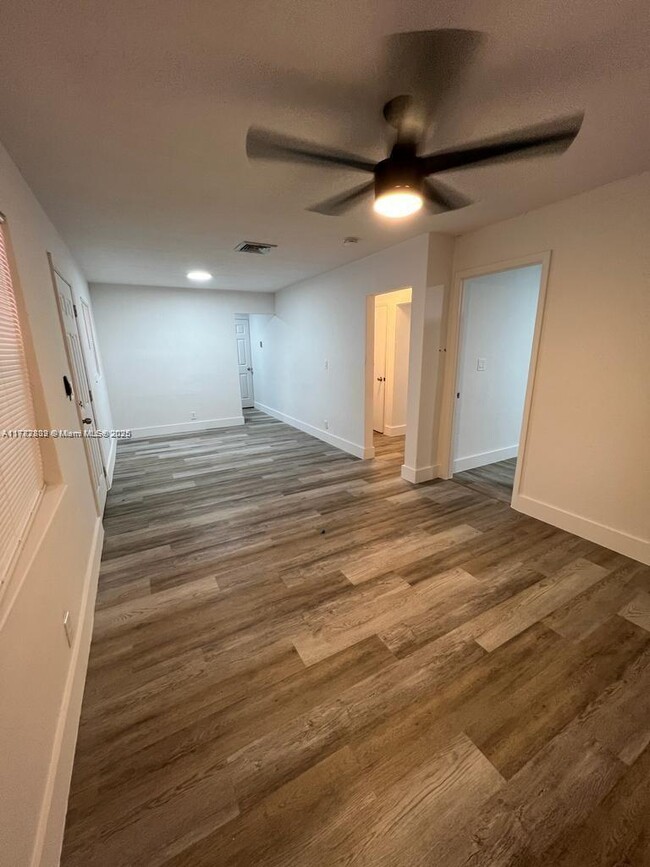 Foto del edificio - 904 SW 10th St