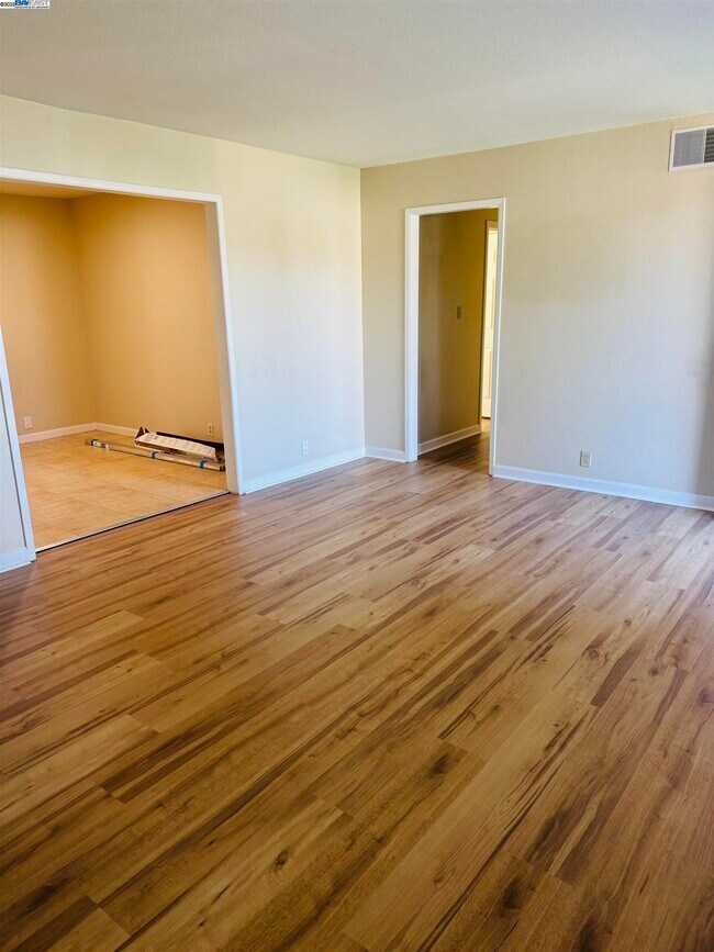 Foto del edificio - 8320 Davona Dr