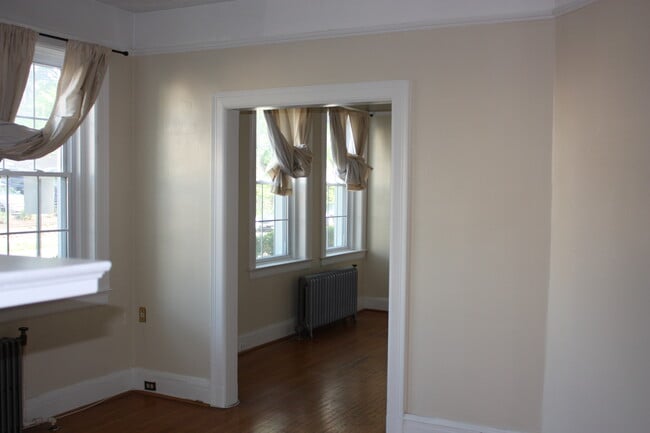 Building Photo - 3409 Greenway