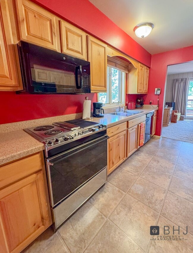 Building Photo - BIG HORN - 3 Bedroom/ 2 Bath HOME FOR RENT