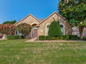 Building Photo - 2945 Silvercrest Ln