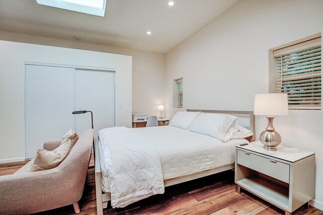 Foto del edificio - 506 N Sierra Dr