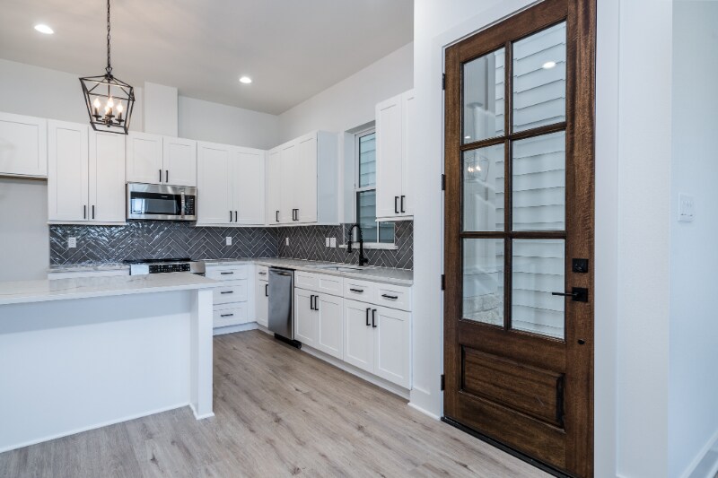 Foto principal - 6426 Highland Pine Ln