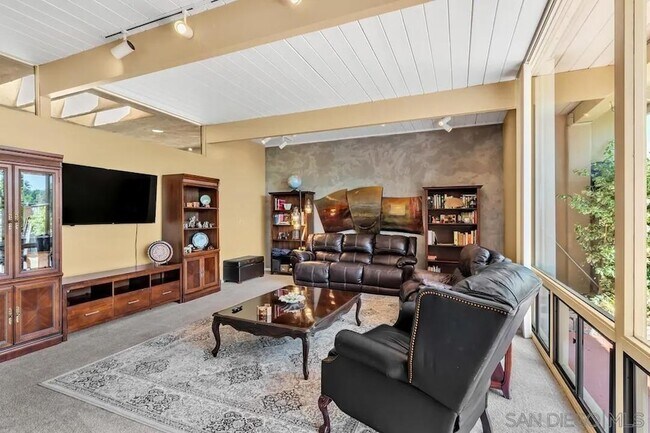 Foto del edificio - 4588 Conrad Dr