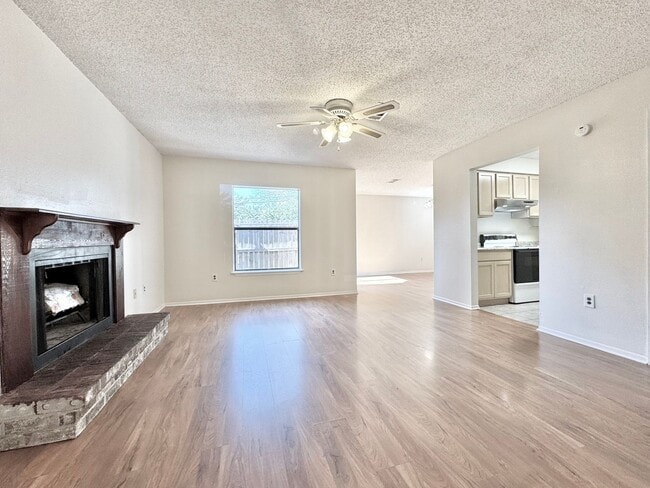 Building Photo - Stylish 2BR/1.5BA Condo in Baton Rouge – O...