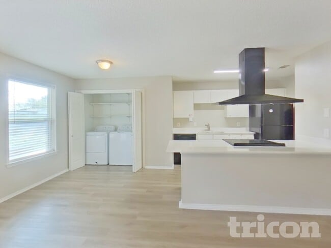 Building Photo - 5915 Myers Rd