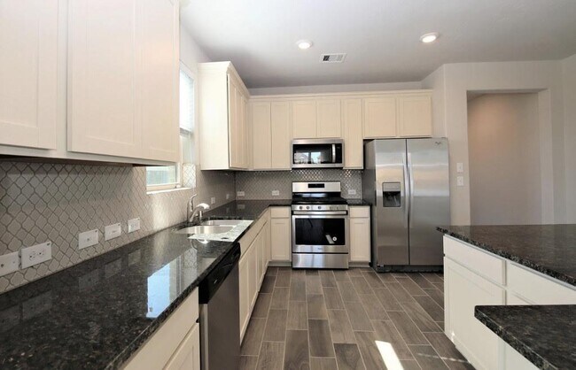 Foto del edificio - 8202 Aleppo Pine Ln