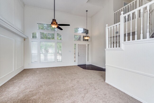 Building Photo - 6813 Ashmont Dr